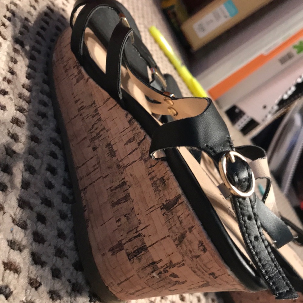 Shoes - Picture 2 of 8